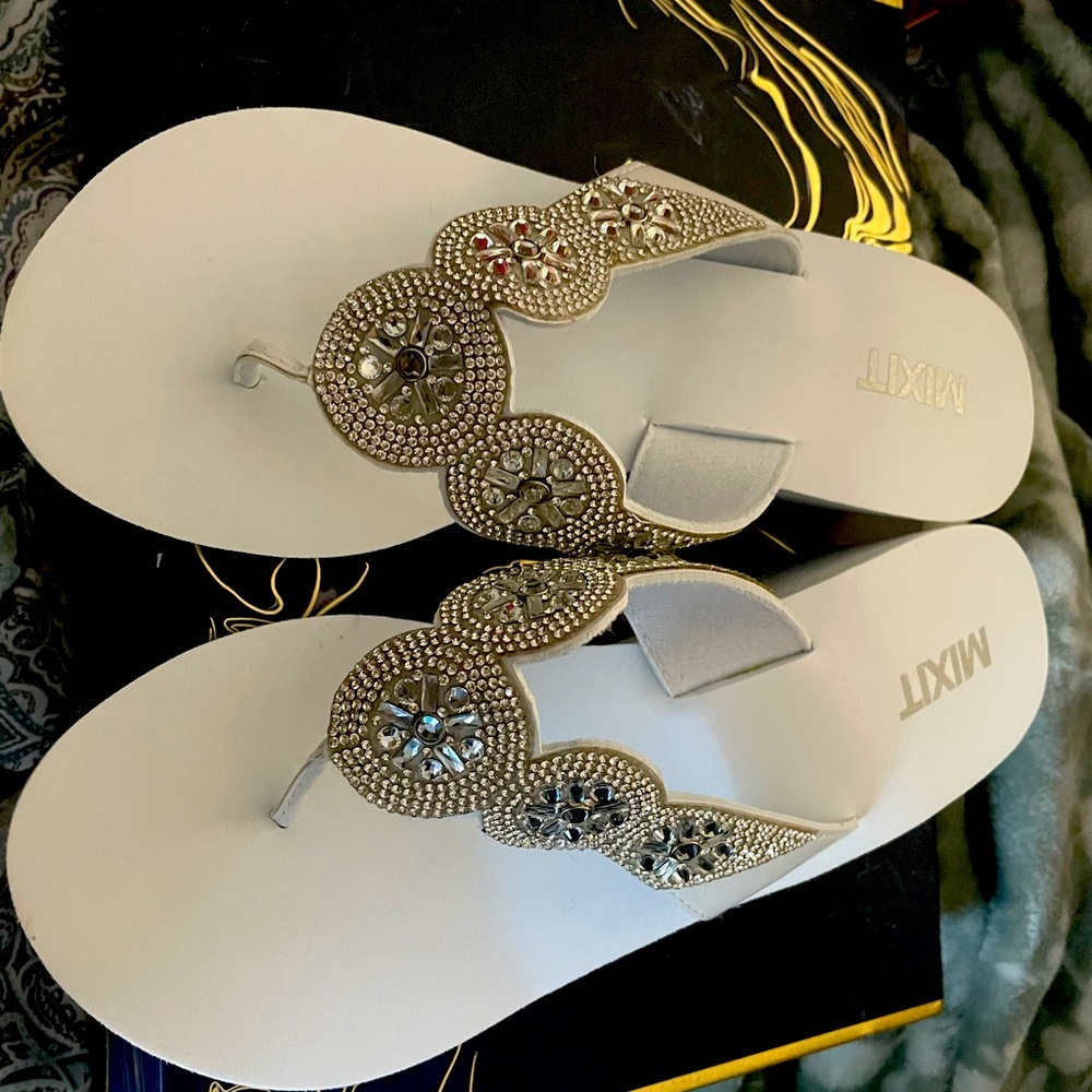 Flip flops. New